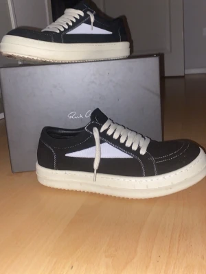 Rick owens  - Rick owens skor köpta i USA, helt nya och aldrig använt dom  
