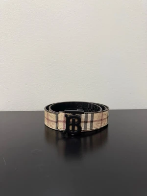 Burberrybälte  - 115 cm