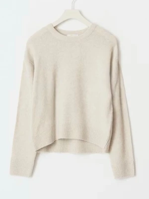 Beige stickad tröja - Enkel beige stickad tröja precis som på bilden