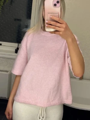 Stickad tröja gina - Säljer denna fina stickade tröjan från gina eftersom jag ej använder den längre🤗