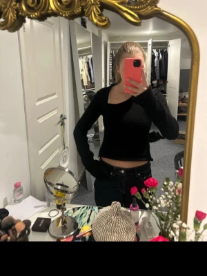 Cool stickad tröja - Unik svart stickad tröja från about you, LeGer! Storlek 34❤️