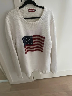 Tröja HomeruN - Tröja från HomeruN, storlek L, använd flera gånger. Nypris 1000kr.