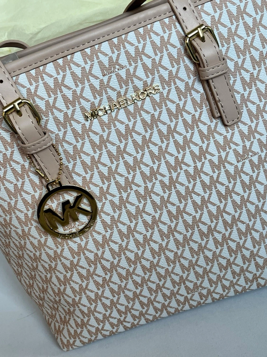 Michael Kors beige monogram handväska - 1