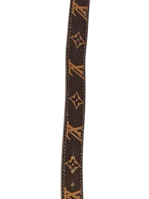 L✔️ armband Brun - Ett riktigt snyggt L✔️ armband som passar för dagligt bruk eller för speciella tillfällen. Den har 3 olika hål så du kan välja storlek.Den är brun och guld.