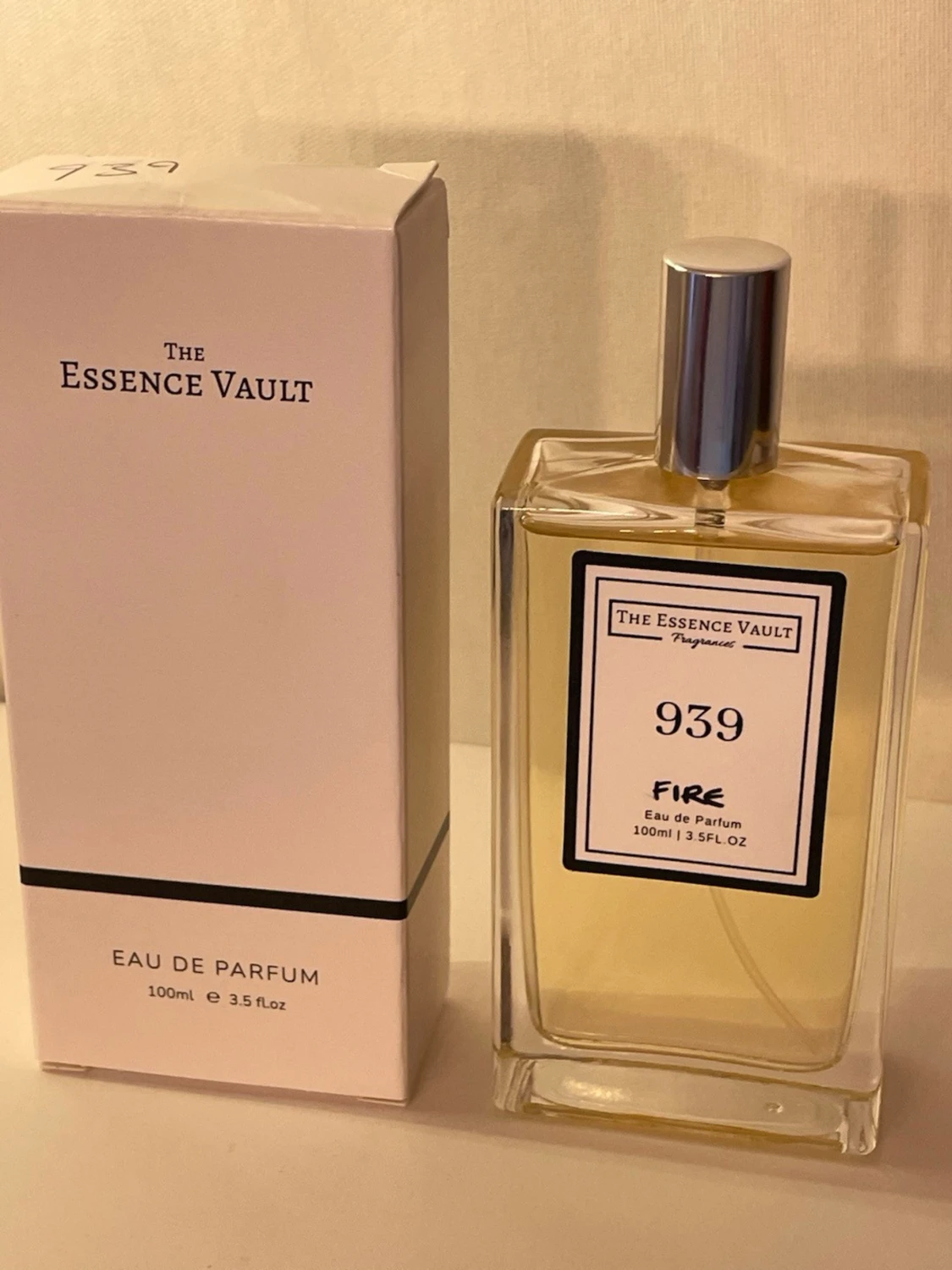 Essence Vault 939 Fire Parfym - 1