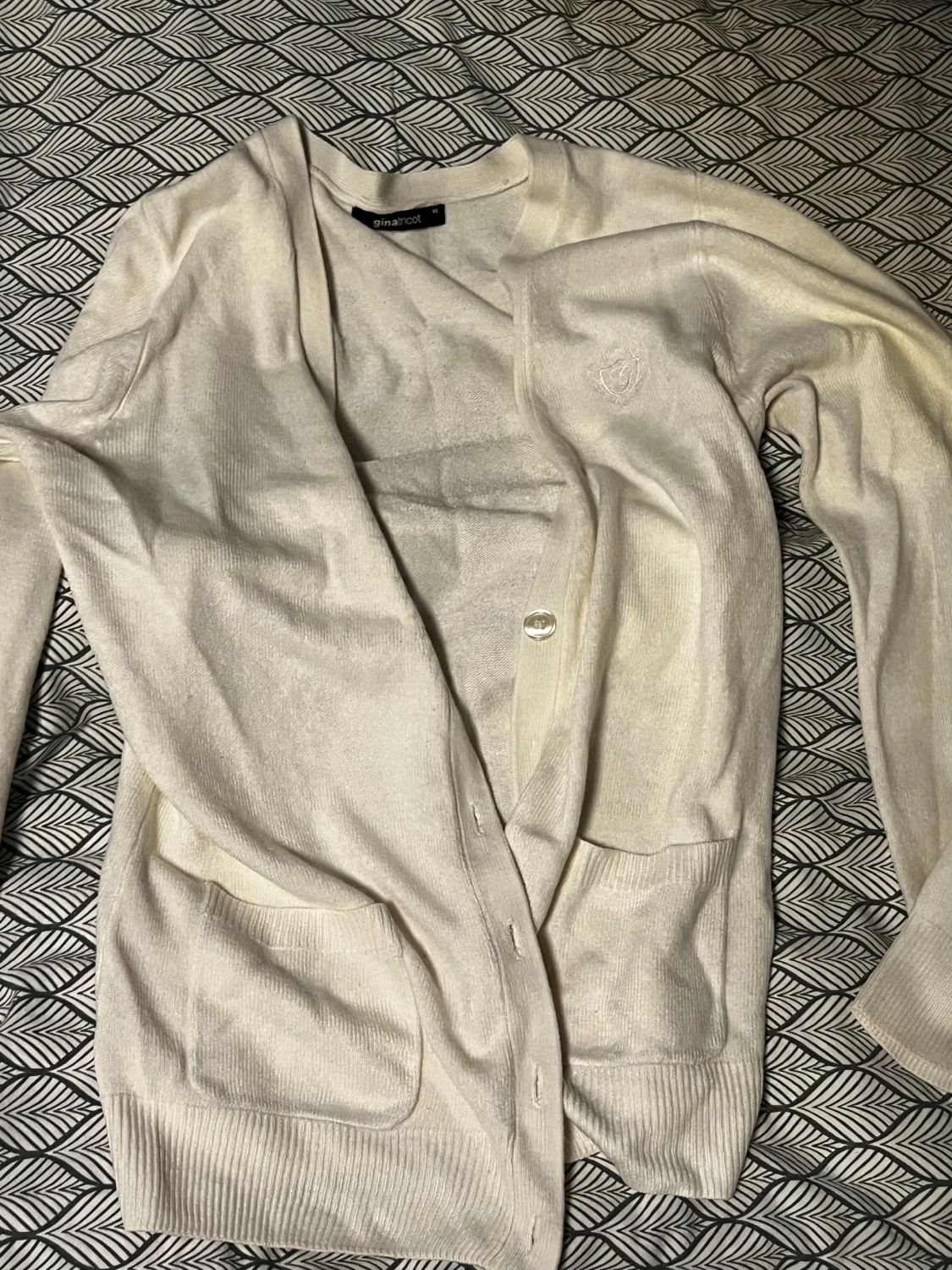 Vit och grå kofta  - 2