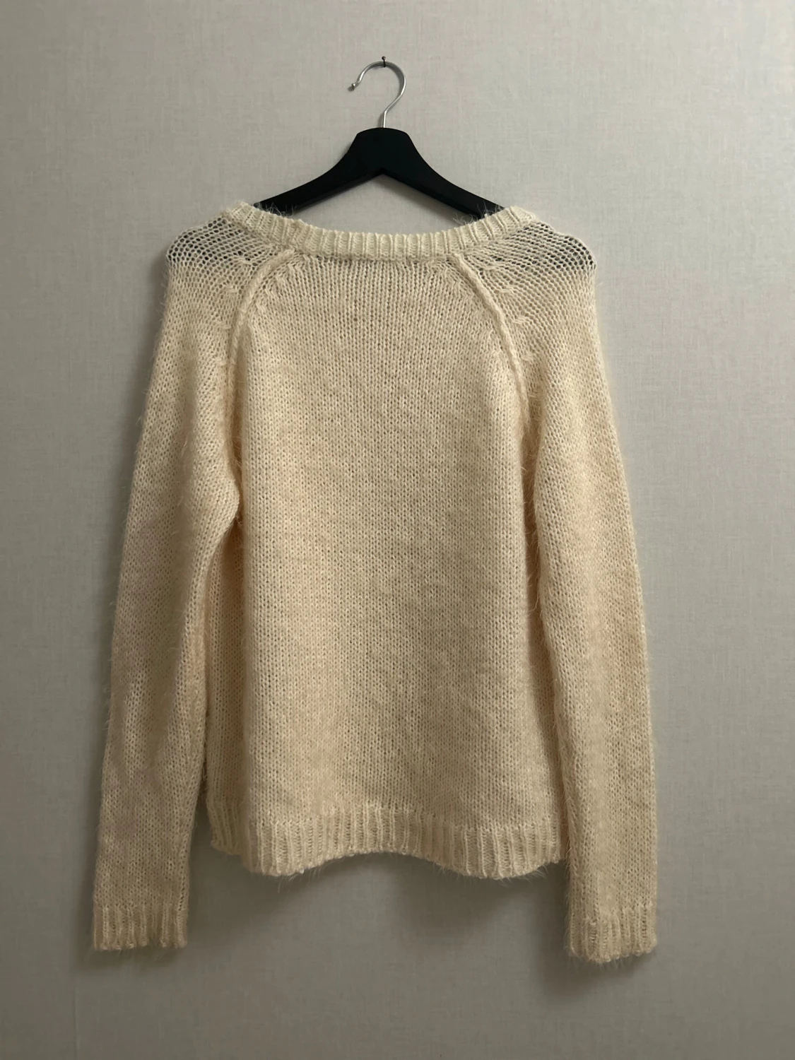 Fluffig stickad tröja från George - 1