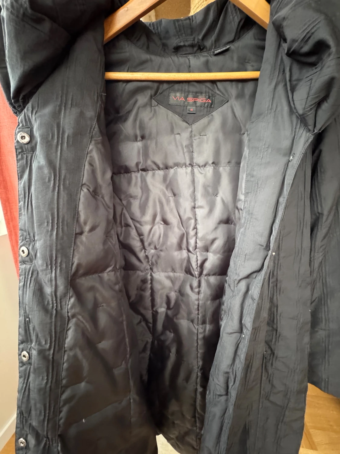 Svart lång insvängd dunjacka - 4