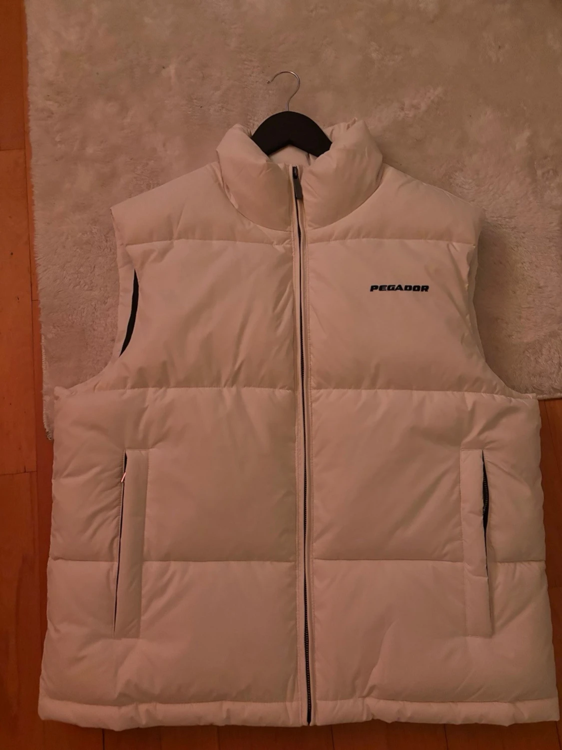 Vit dunväst från Pegador, storlek L - 1
