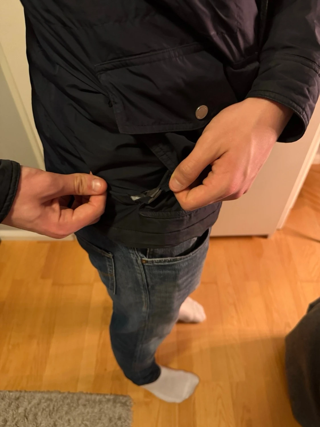 Svart vindjacka med dragkedja - 3