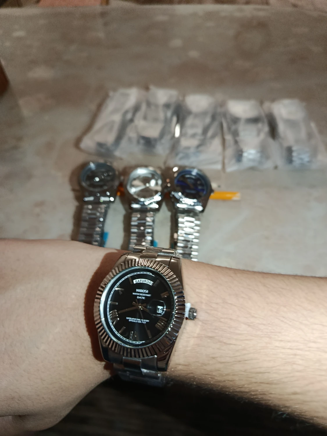 Silverfärgad dunväst med dragkedja - 3