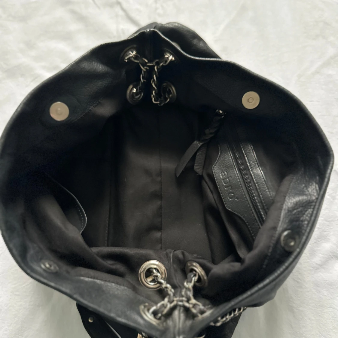 Svart väska  - 91