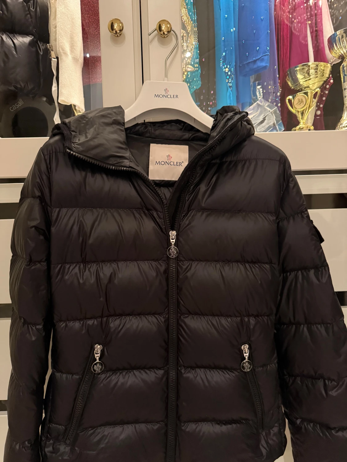Svart Moncler pufferjacka med huva - 2