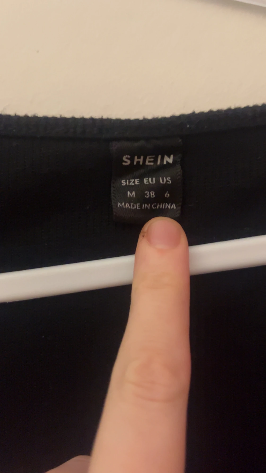 Svart långärmad klänning från Shein - 1