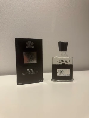 Creed Aventus 100ml - Endast testat spraya 1-2 gånger. Manlig doft.