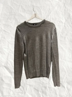 Uniqlo tröja - Uniqlo tröja i fint skick, hör av er vid funderingar!