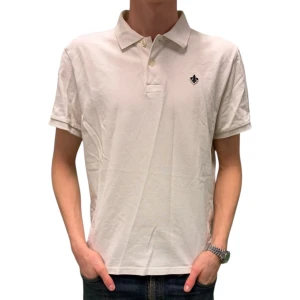 Morris Piké - Hej! Säljer denna väldigt populära och snygga Morris Piké | Storlek: M | Skicket är bra, inga tydliga tecken på användning | Modellen är 185 och väger 65kg | Pris kan diskuteras! | Hör av dig vid intresse eller minsta fundering!