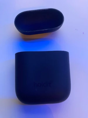 AirPods 2 svart fodral - AirPods 2 svart fodral. Perfekt för resor.