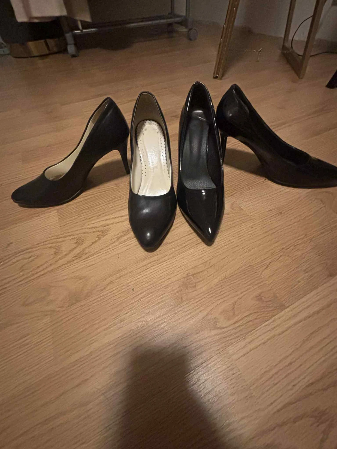 Svarta pumps med klack