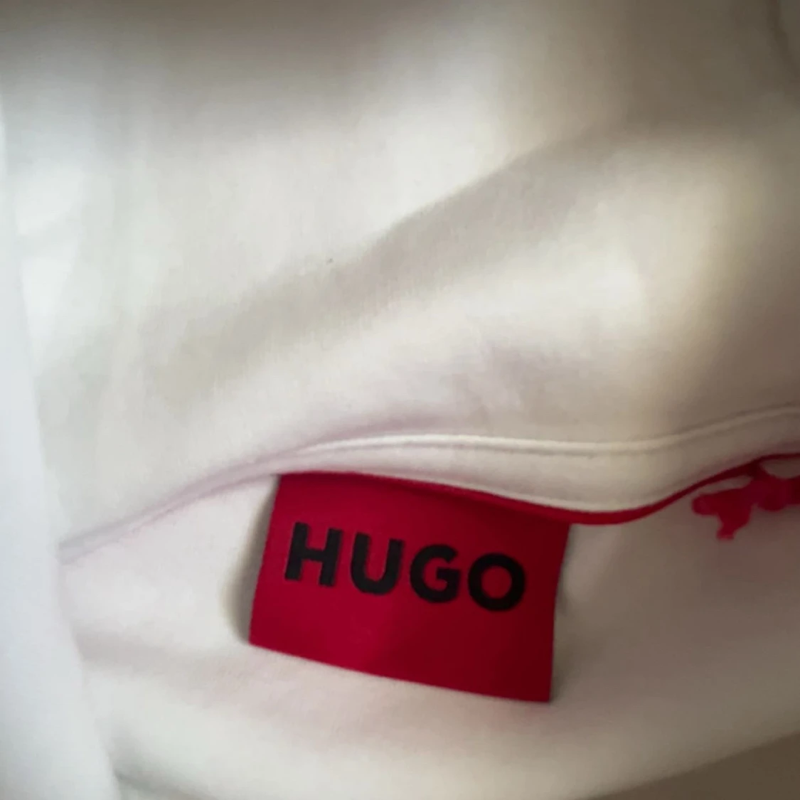 Vit hoodie från HUGO med logga - 2