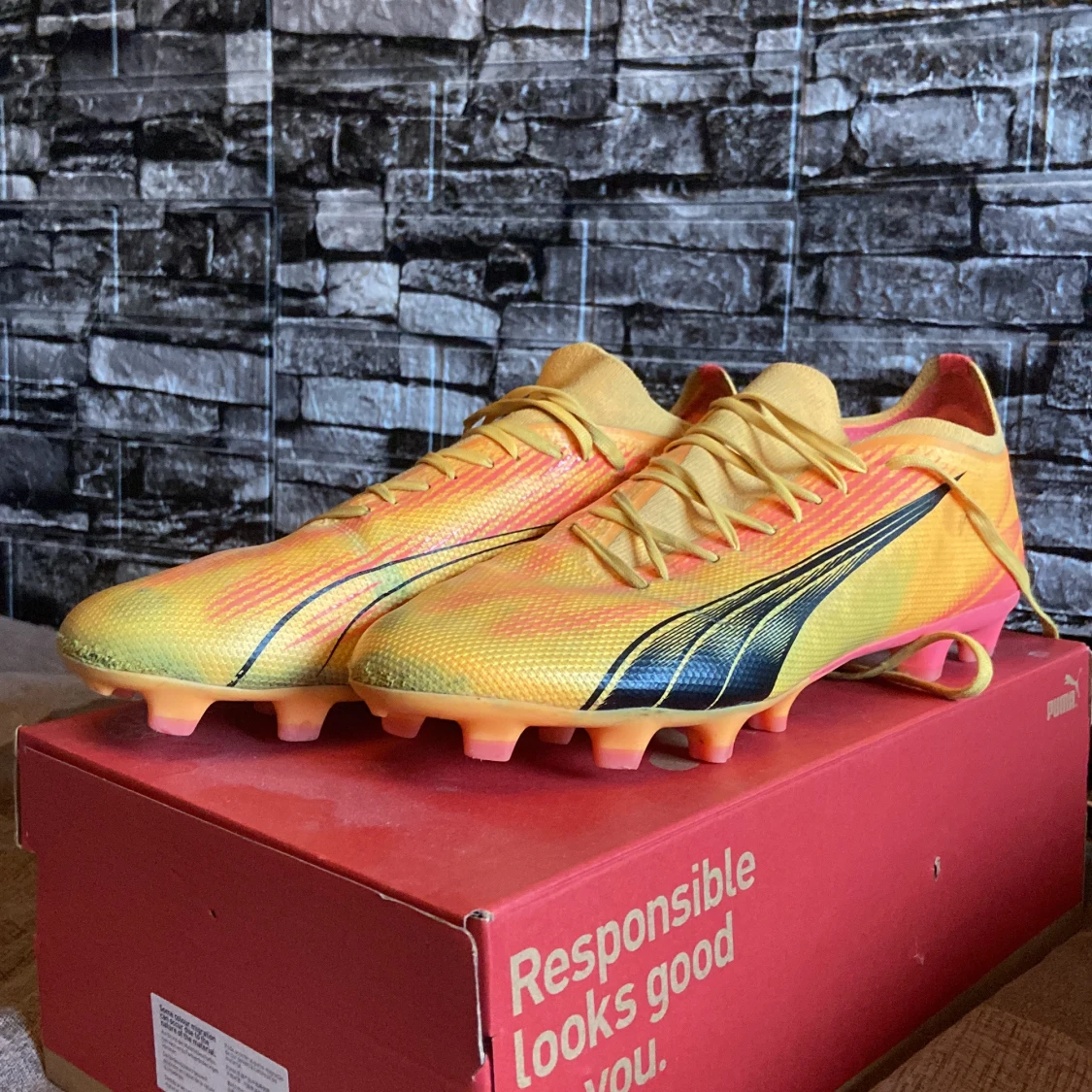 Gula fotbollsskor från Puma strl 44