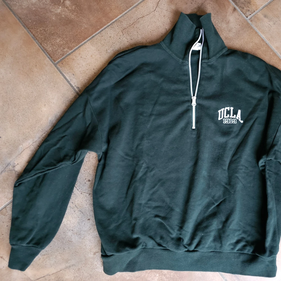 Mörkgrön UCLA oversize sweatshirt stl.S - 1