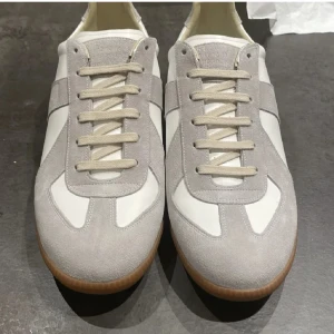 Maison Margiela skor - Perfekt skick|storlek 43|dustbag och box följer med| skriv om äkthetscertifikat och kvitto| pris går alltid att diskutera|