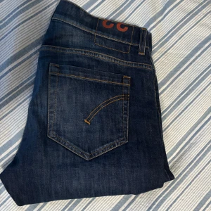 Dondup George  - Riktigt fint skick | storlek 33 men passar något mindre | skön tvätt | omhändertagna | priset är inte hugget i sten🪨🗡️