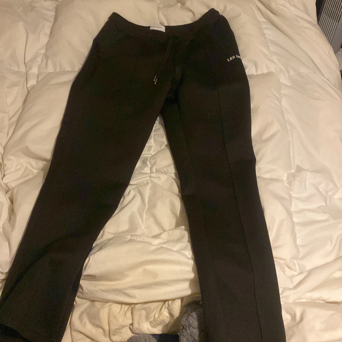 Svarta mjukisbyxor från Les Deux - 1