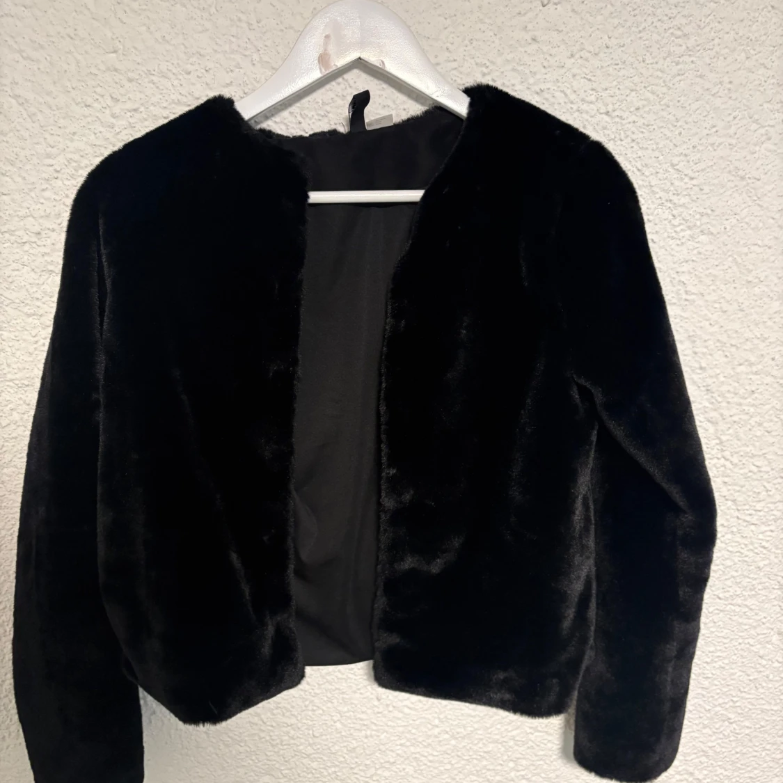 Svart pälsjacka från H&M Divided XS