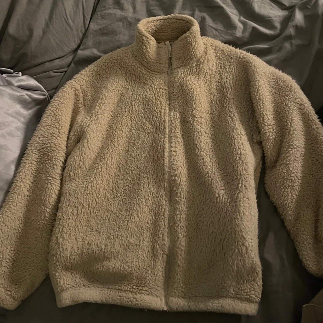 Beige teddyjacka med dragkedja - 2