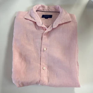 Ljusrosa linneskjorta från Eton - Ljusrosa skjorta från Eton i mjukt linne. Slim