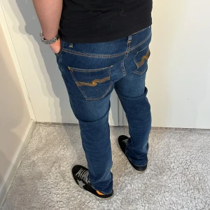 Nudie jeans Grim Tim  - Nudie Jeans | skick 9/10 | Storlek 31/32 | Pris - 599kr | Modellen är ca 178cm lång | Hör av dig vid minsta fråga eller fundering!!