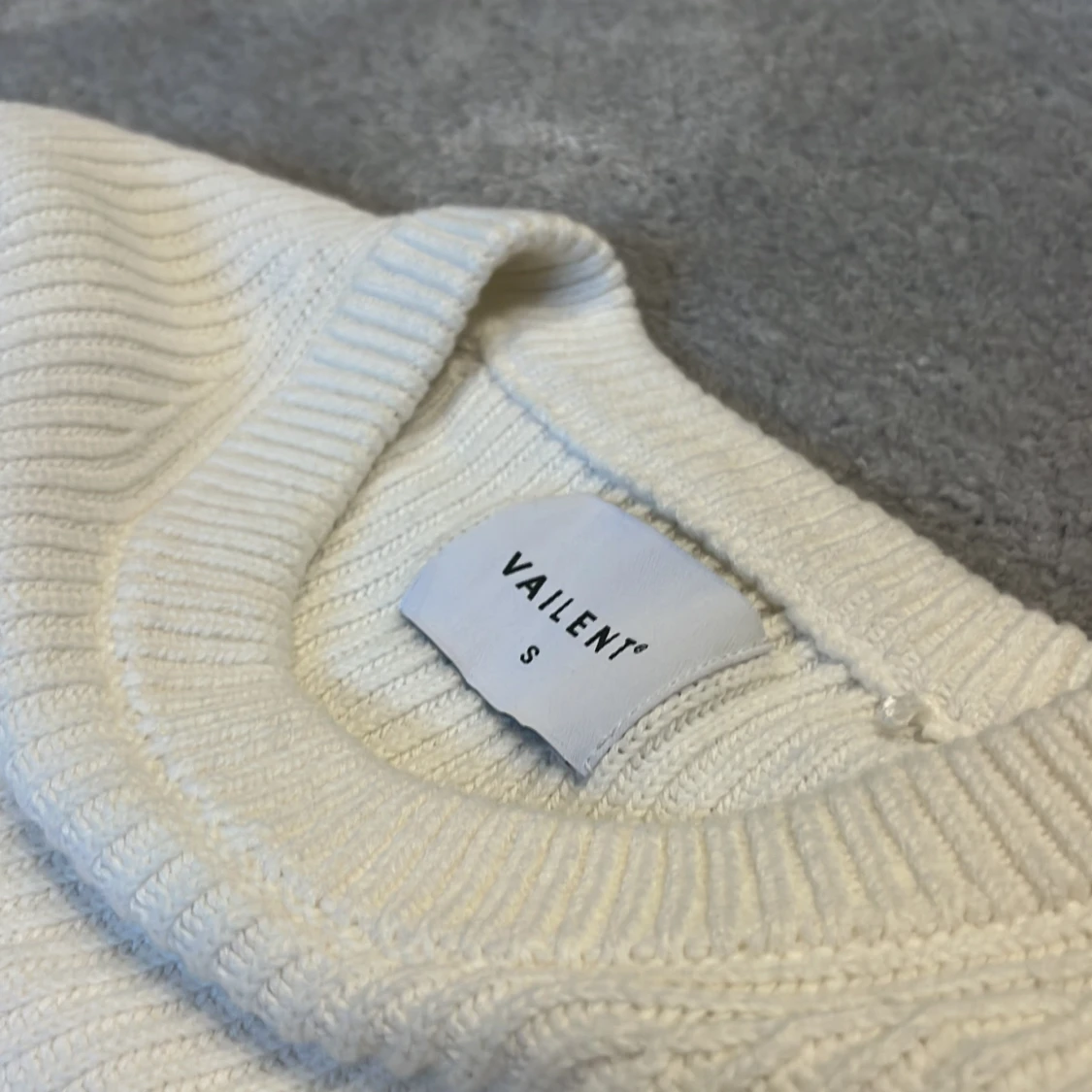 Vit tröja från Vailent  - 4