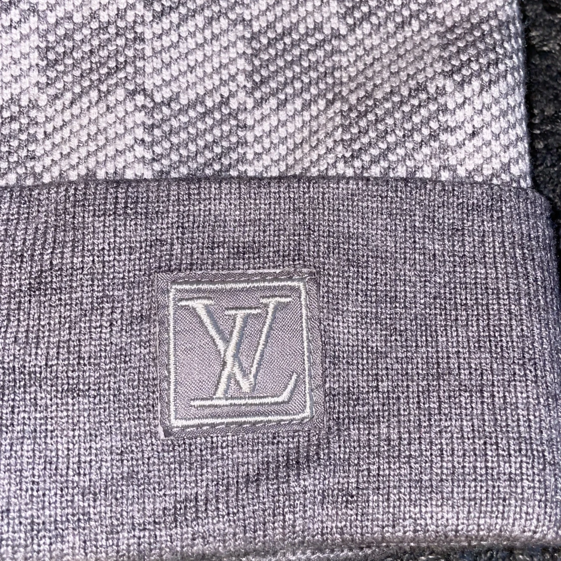 Grå rutig mössa  - 2