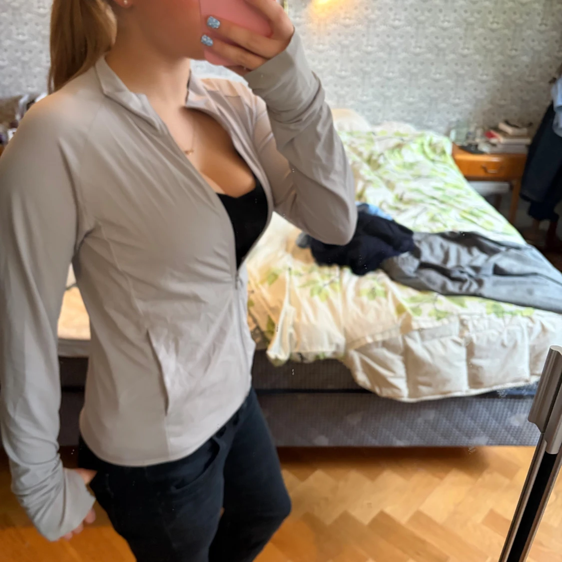 Ljusgrå ziptröja med lång ärm - 1