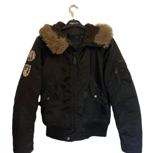 Hysteric glamour puffer jacket  - Very good condition no flaws, FOLLOW enlistedbydawn ON IG FOR BETTER PRICES!