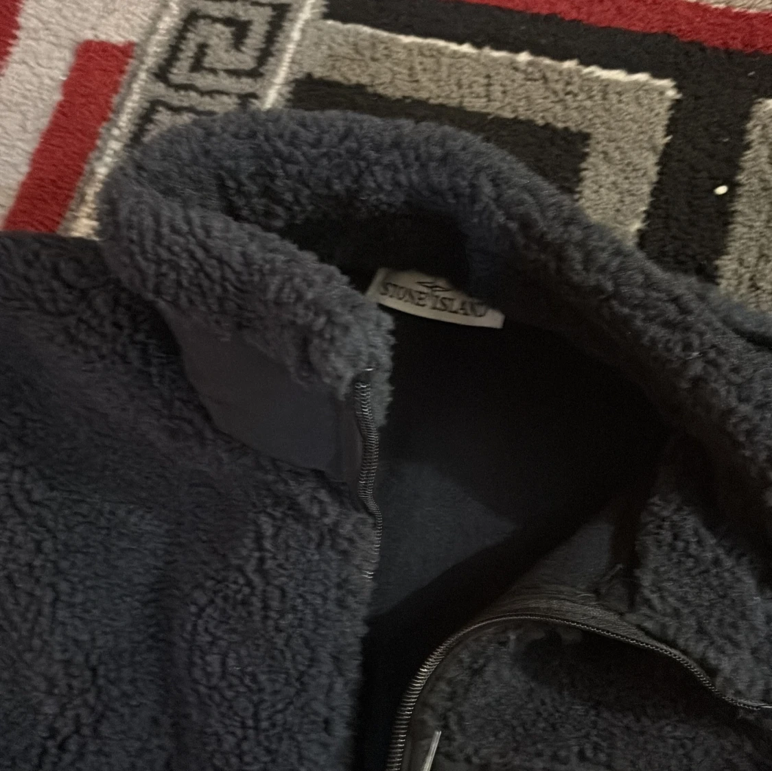 Svart teddyjacka från Stone Island - 3