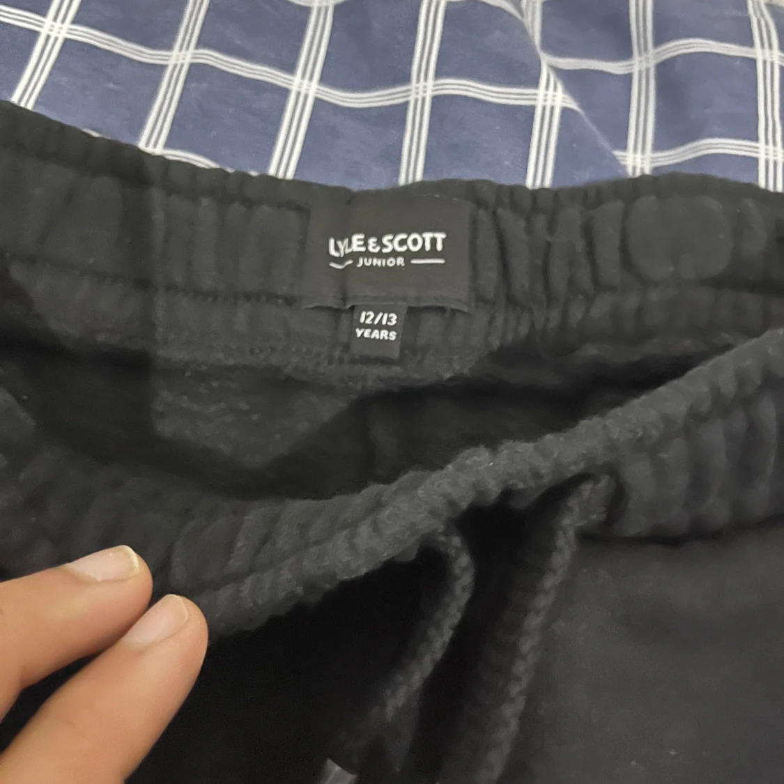 Svarta mjukisbyxor Lyle & Scott Junior - 3