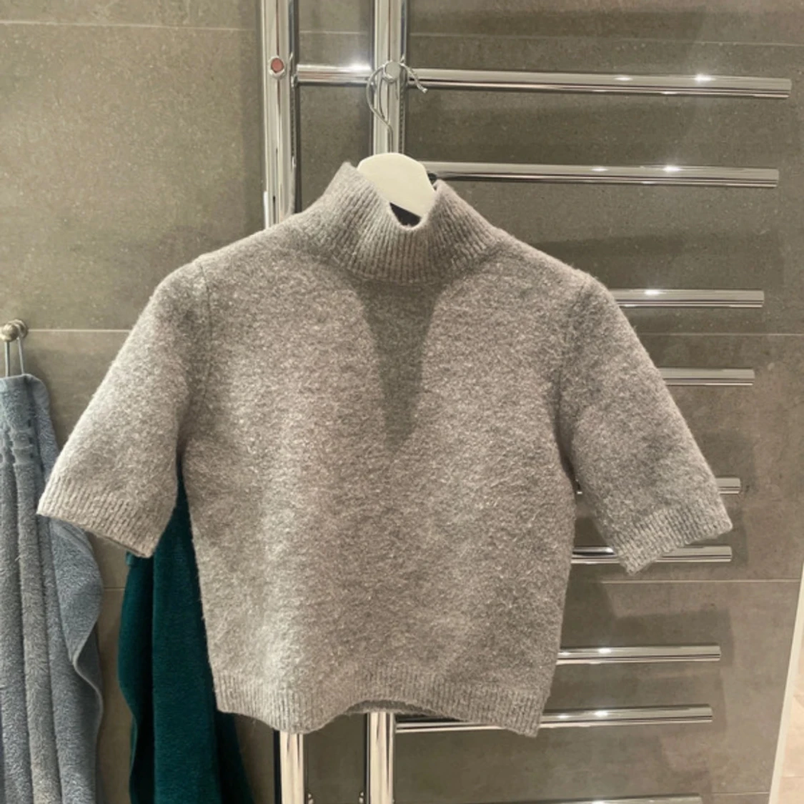 Grå polotröja från Zara, kort ärm - 1