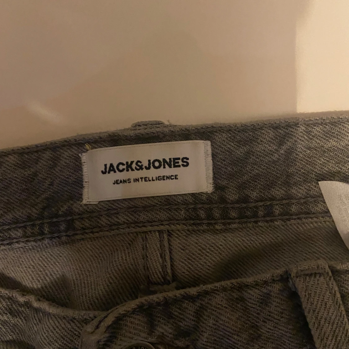 Grå jeans från Jack & Jones - 3