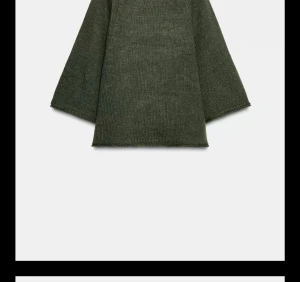 Stickad tröja med vida ärmar 🤍 - Fin stickad tröja från Zara med statement-ärmar som ger en snygg siluett. Mjuk och lätt att styla till allt från jeans till kjol. Bra skick! 