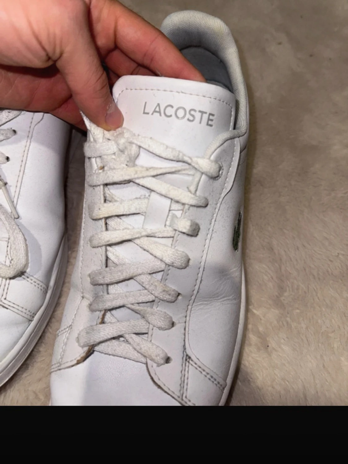 Vita sneakers från Lacoste i skinn - 3