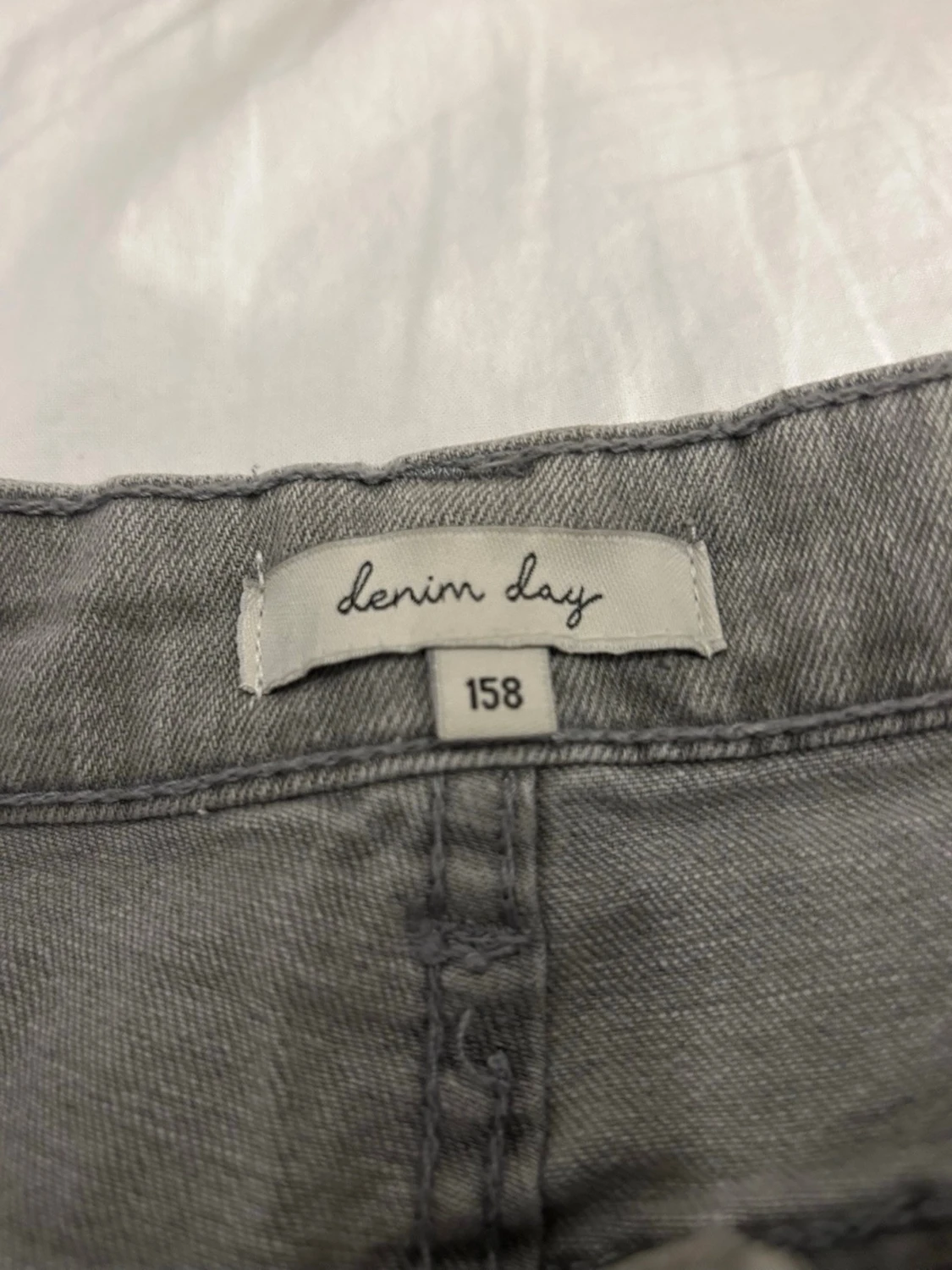 Grå jeans från Denim Day, storlek 158 - 1