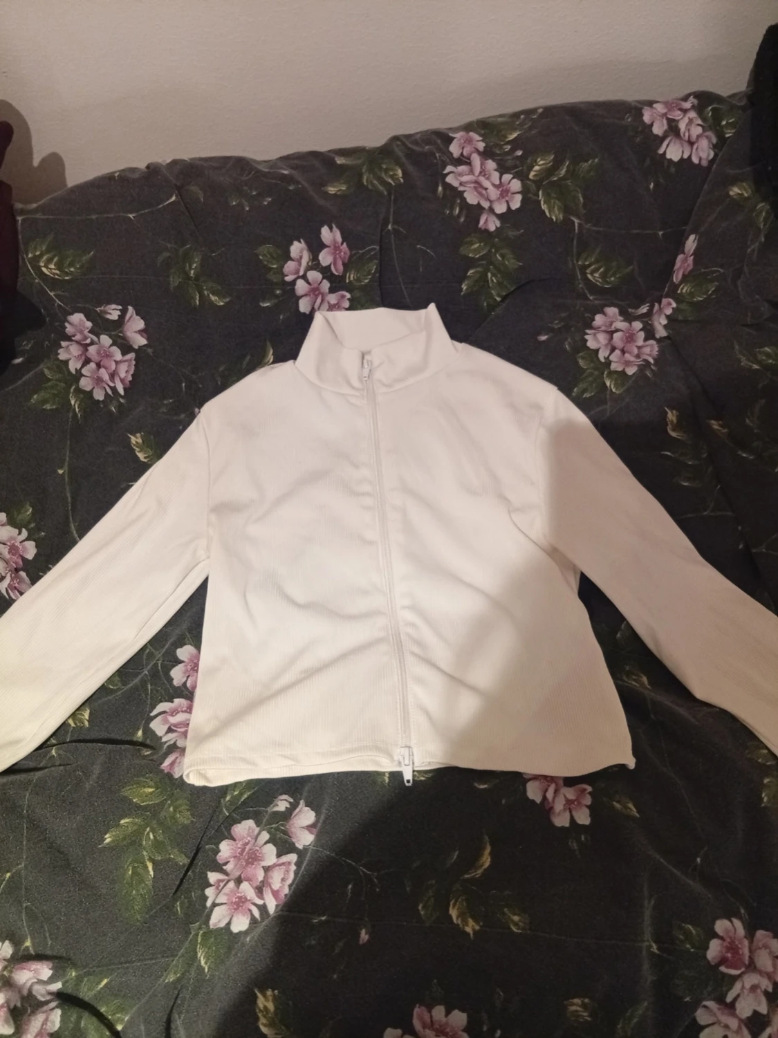 Vit ribbad ziptröja från FB Sister