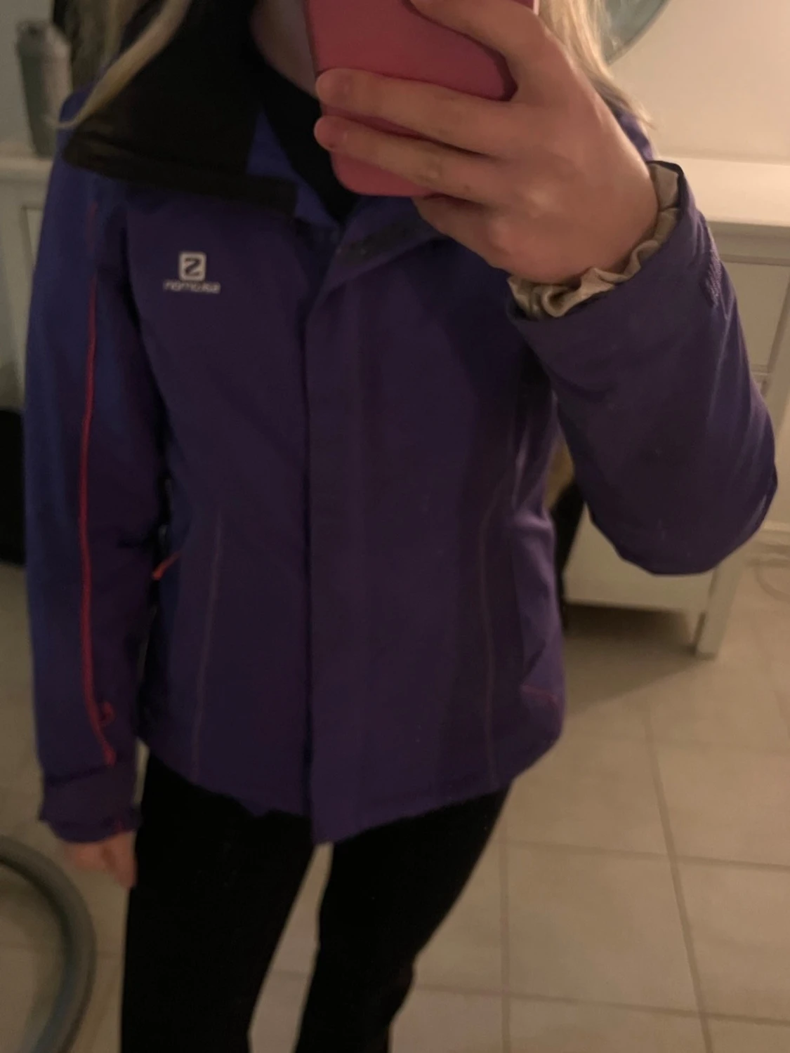 Lila skidjacka från Salomon