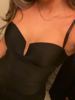 Virala hm body - helt ny aldrig använd