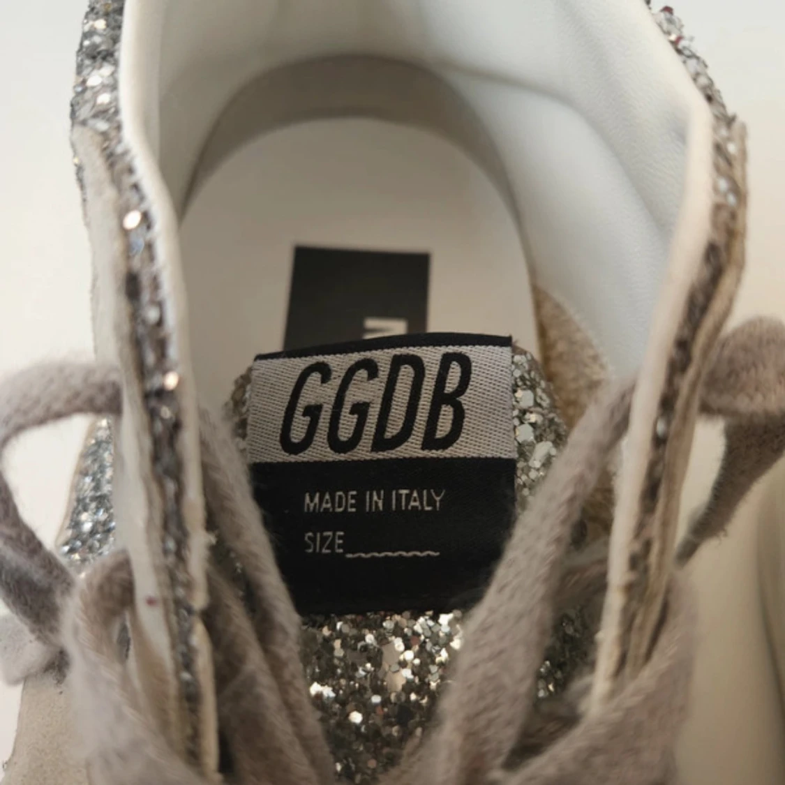 Glittriga sneakers från Golden Goose - 3