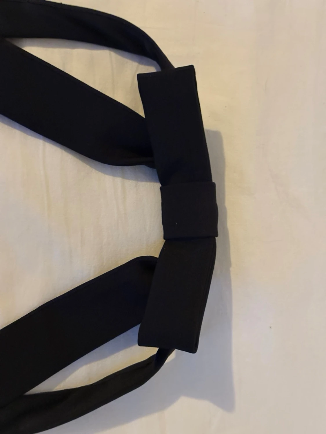 Svart korset likande halternecktopp med rosett från Zara - 3