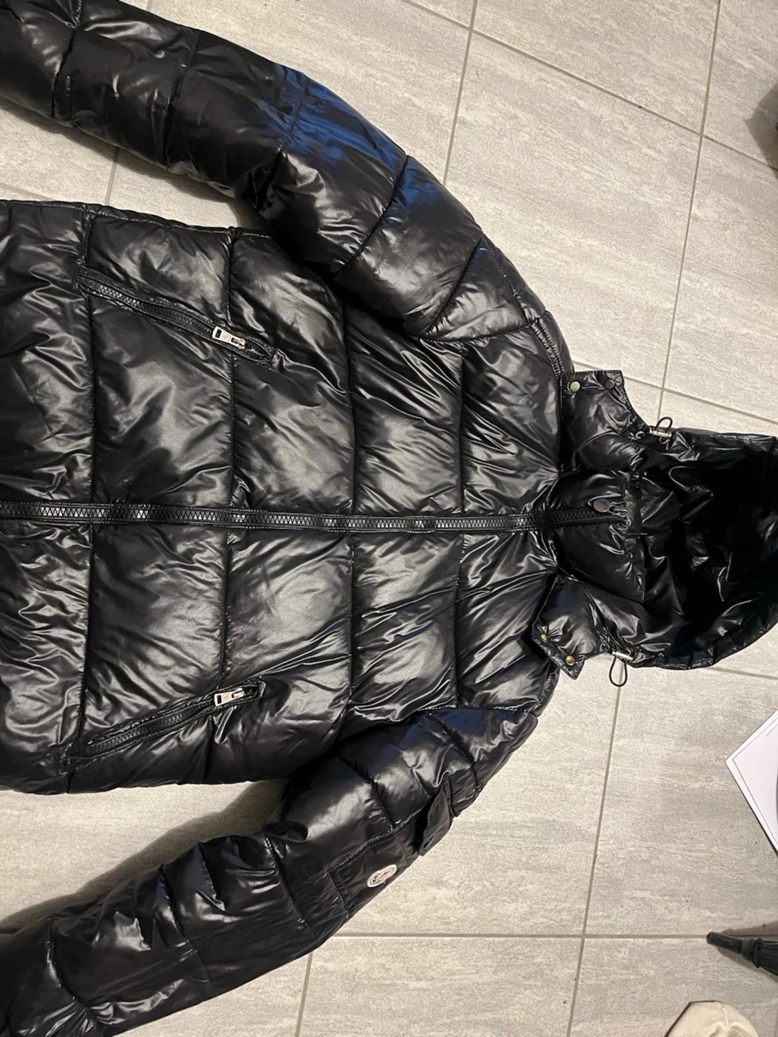 Svart Moncler pufferjacka med huva - 1